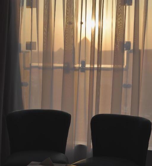 اتاق استاندارد سه تخته با چشمانداز, Cleopatra Pyramids View