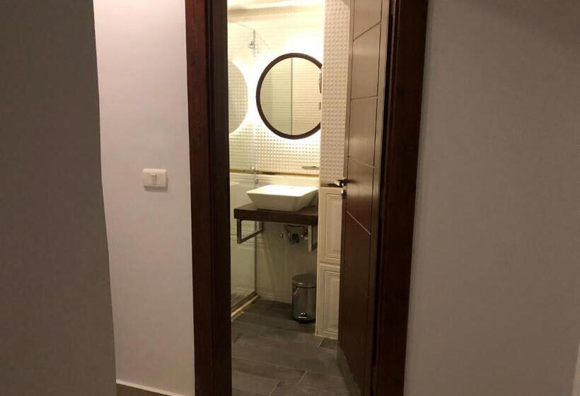 اتاق لوکس, Cleopatra Pyramids View