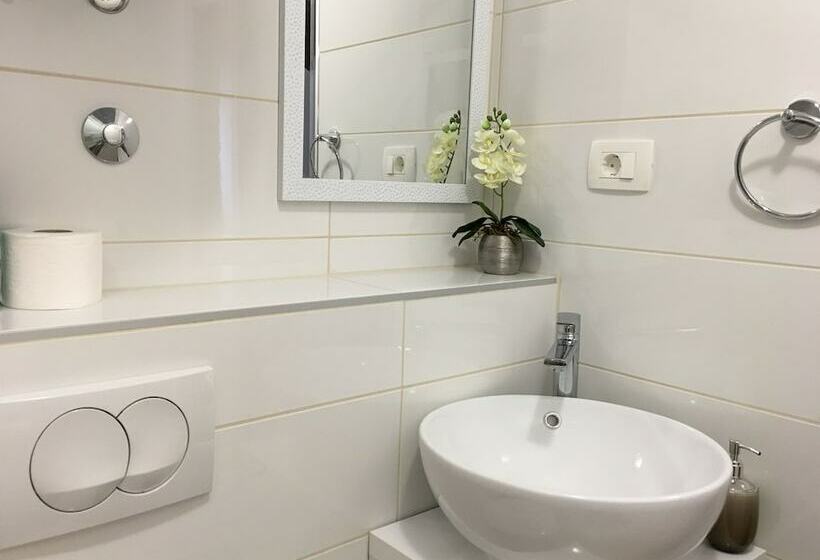 اتاق استاندارد, Central Split Rooms And Apartments Paese