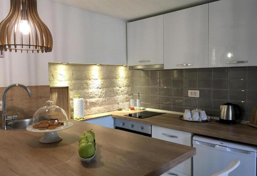 آپارتمان دوبلکس 1 خوابه, Central Split Rooms And Apartments Paese