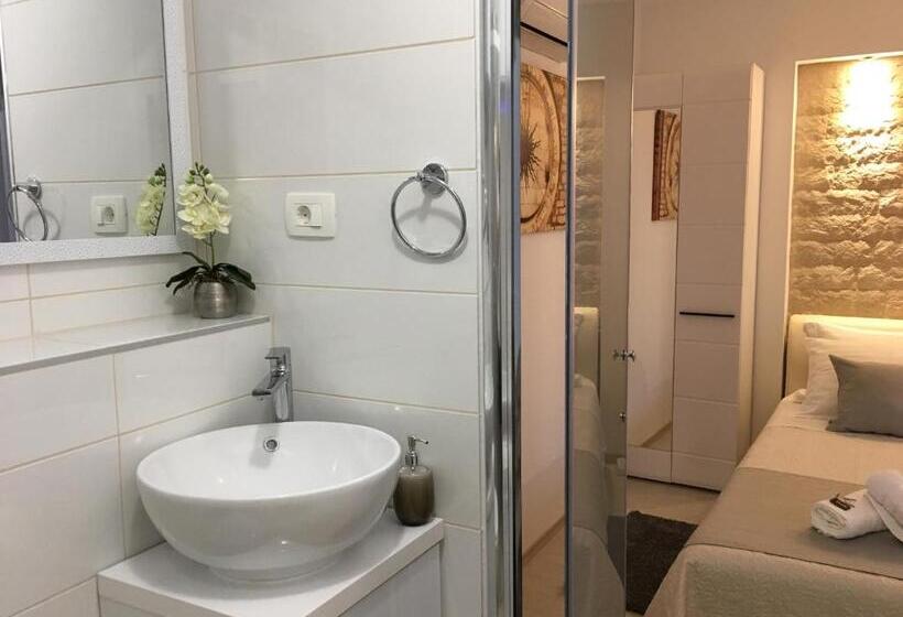 اتاق استاندارد, Central Split Rooms And Apartments Paese