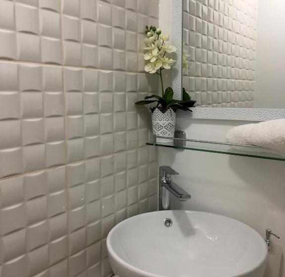 آپارتمان دوبلکس 1 خوابه, Central Split Rooms And Apartments Paese