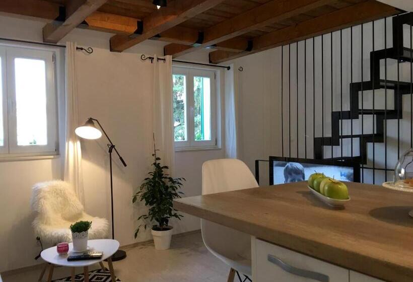 آپارتمان دوبلکس 1 خوابه, Central Split Rooms And Apartments Paese