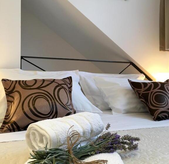 آپارتمان دوبلکس 1 خوابه, Central Split Rooms And Apartments Paese