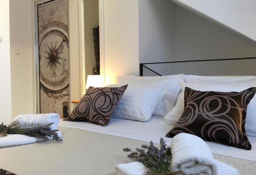 آپارتمان دوبلکس 1 خوابه, Central Split Rooms And Apartments Paese