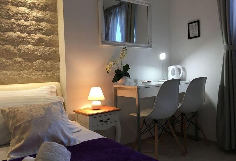 اتاق استاندارد, Central Split Rooms And Apartments Paese