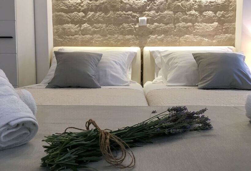 اتاق استاندارد, Central Split Rooms And Apartments Paese