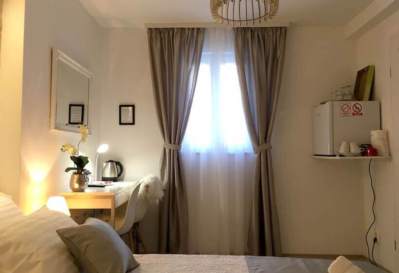 اتاق استاندارد, Central Split Rooms And Apartments Paese