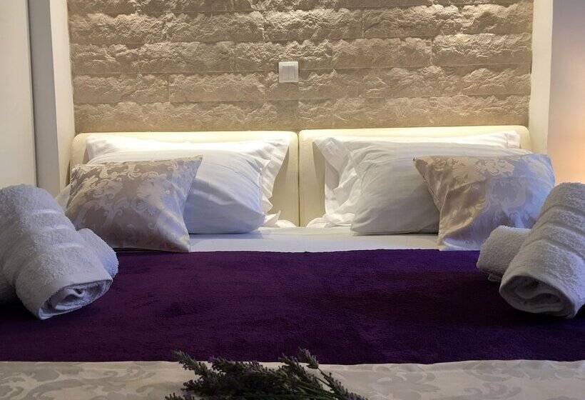 اتاق استاندارد, Central Split Rooms And Apartments Paese