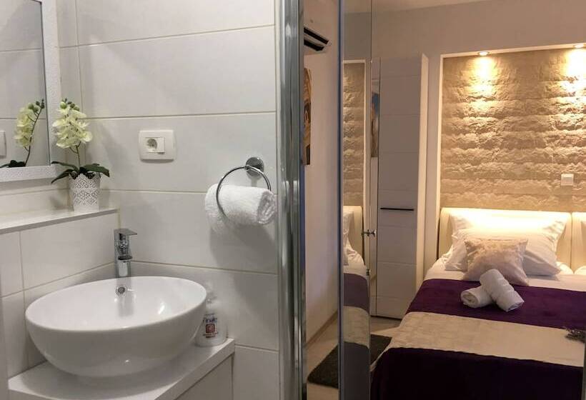 اتاق استاندارد, Central Split Rooms And Apartments Paese