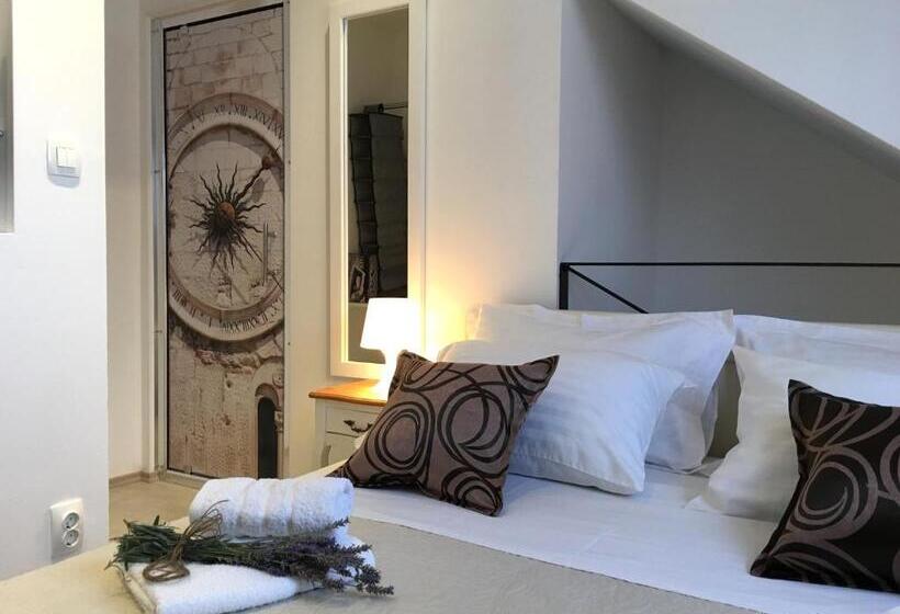 آپارتمان دوبلکس 1 خوابه, Central Split Rooms And Apartments Paese