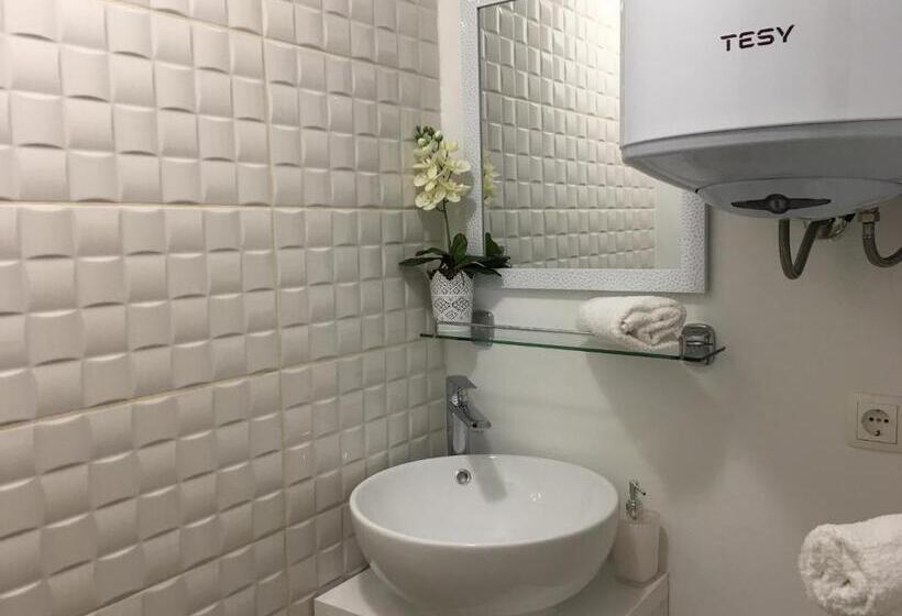 آپارتمان دوبلکس 1 خوابه, Central Split Rooms And Apartments Paese