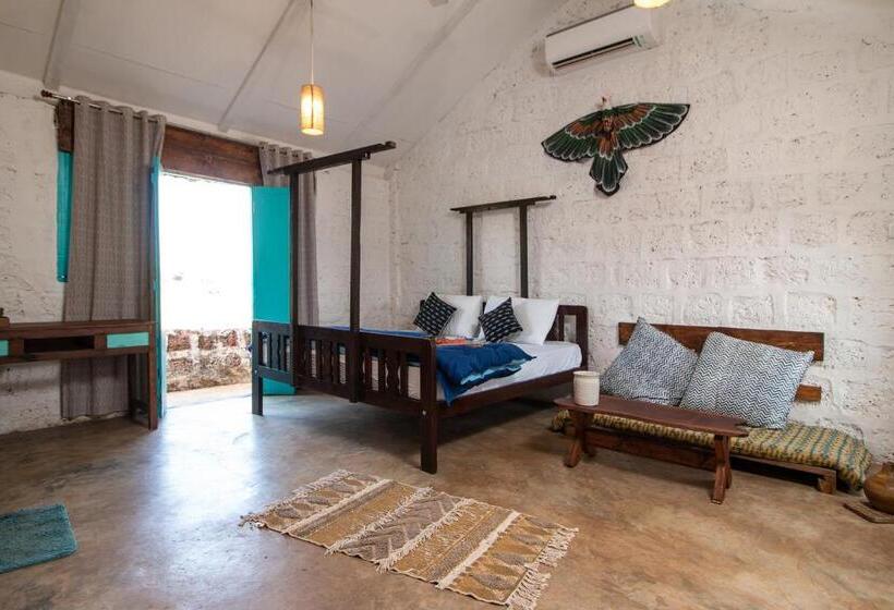 Quarto Deluxe com Sacada, The Hammock Goa
