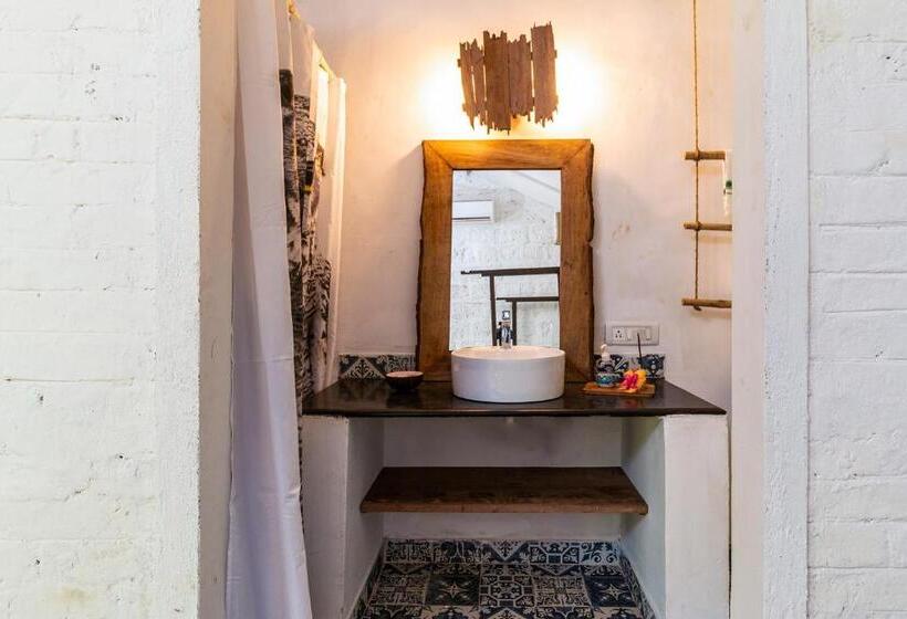 Quarto Deluxe com Sacada, The Hammock Goa