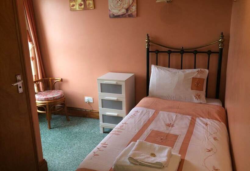 غرفة قياسية فردية, Charlotte House