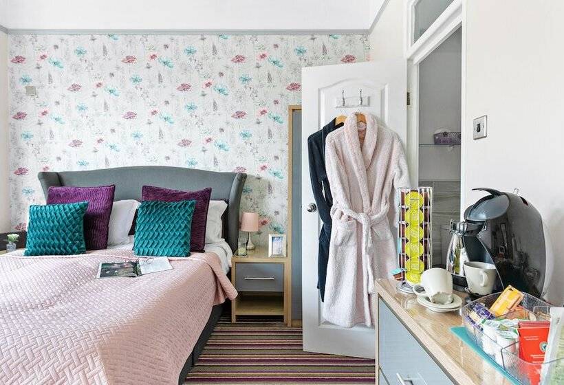 اتاق سوپریور, Cherwood Guest House