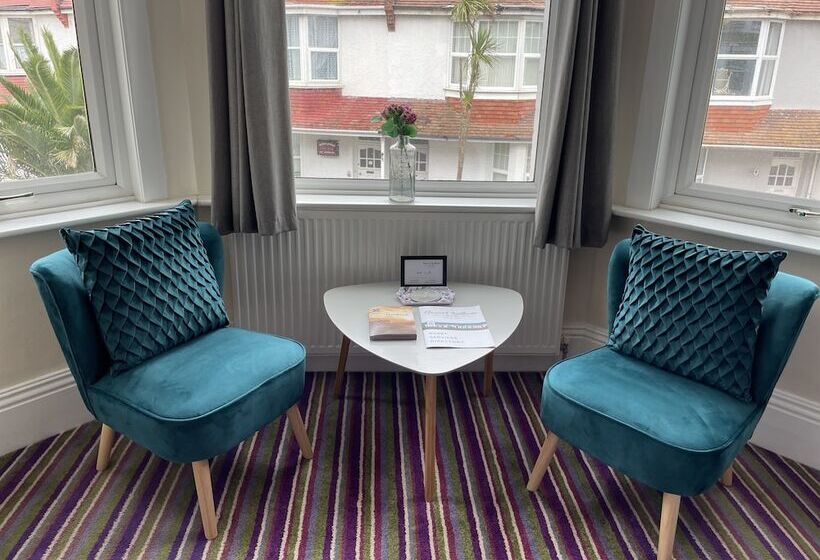 اتاق سوپریور, Cherwood Guest House