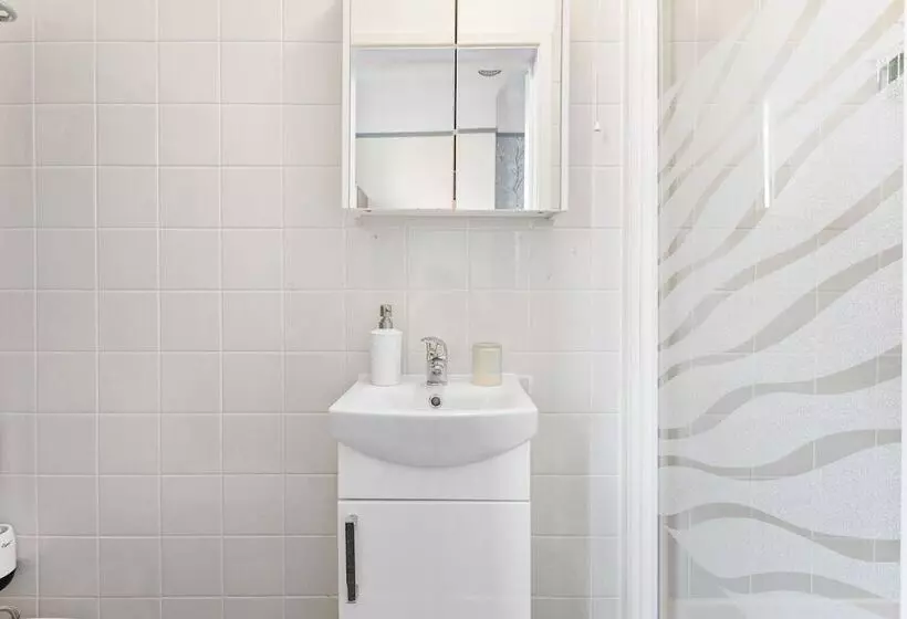 Standard Yhden Hengen Huone, Cherwood Guest House