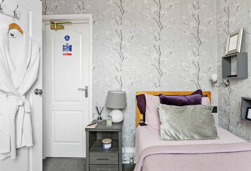 اتاق استاندارد یک نفره, Cherwood Guest House