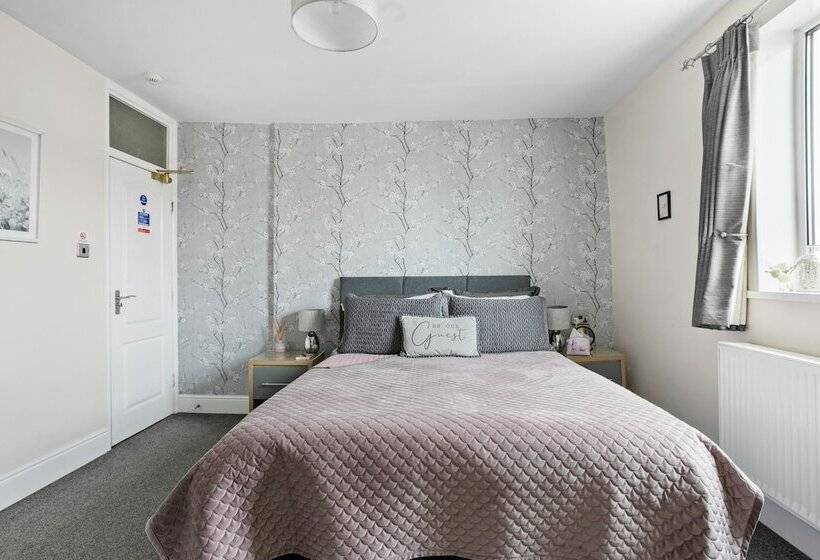 اتاق سوپریور, Cherwood Guest House