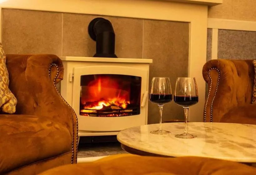 Suite with Terrace, Duisdale House