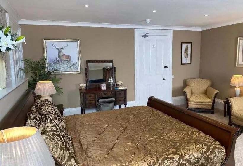اتاق لوکس با تخت بزرگ, Ernespie House