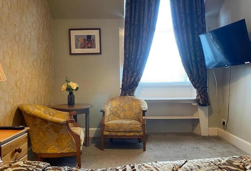 高级大房间, Ernespie House