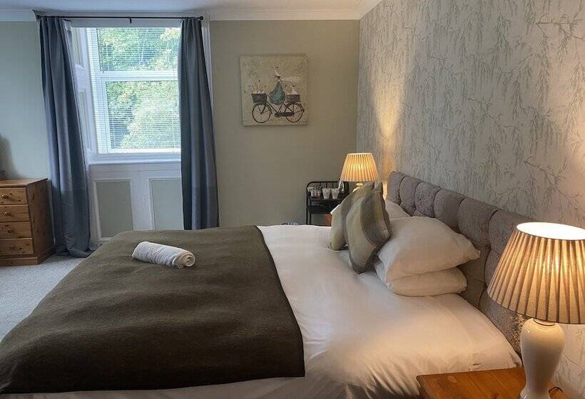 Номер Стандарт, Ernespie House