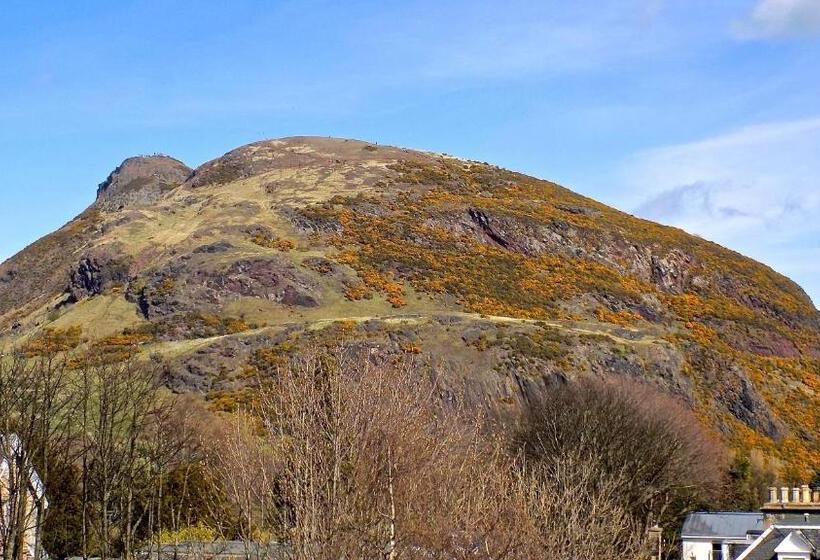 디럭스 룸, Gifford House