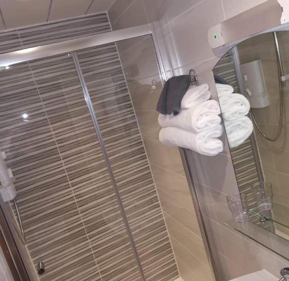 스탠다드 룸 킹사이즈 침대, Gifford House