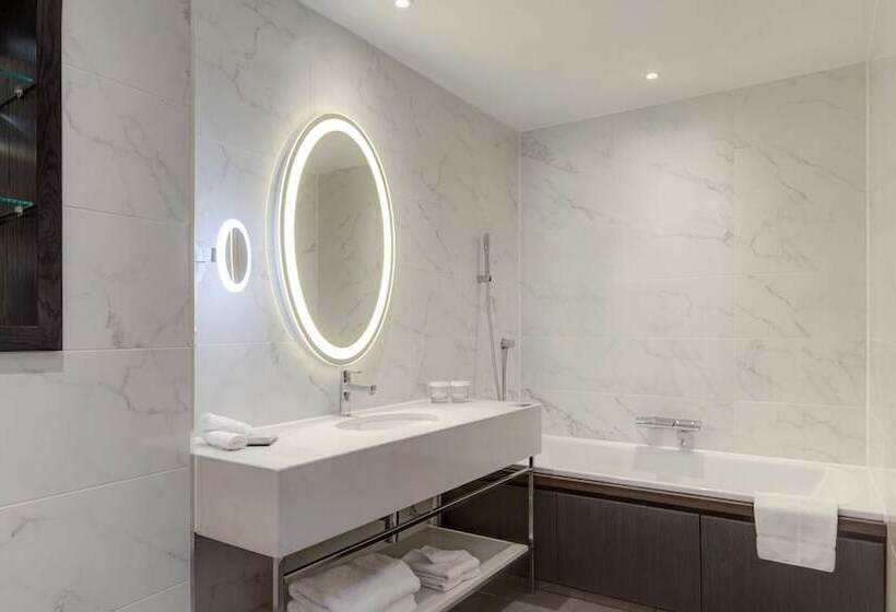 수피리어 패밀리 룸, Hilton London Euston