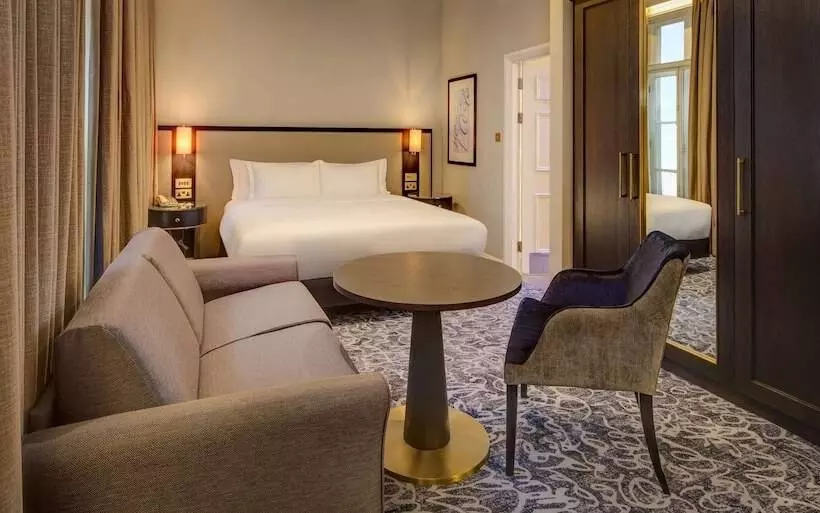 اتاق سوپریور خانوادگی, Hilton London Euston