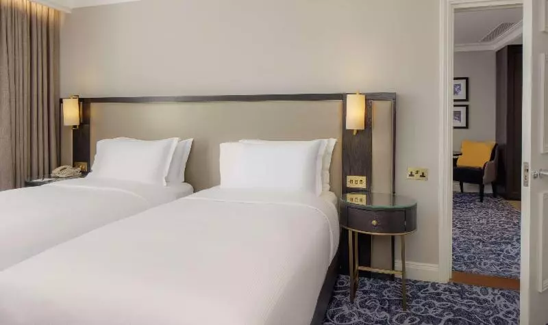 اتاق خانوادگی, Hilton London Euston