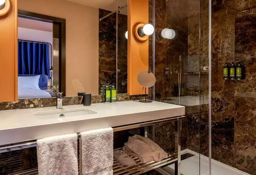 اتاق استاندارد, Hilton London Euston