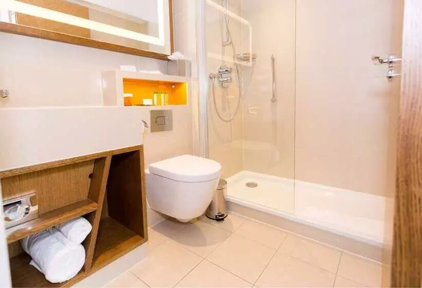 اتاق استاندارد یک نفره, Hilton London Euston