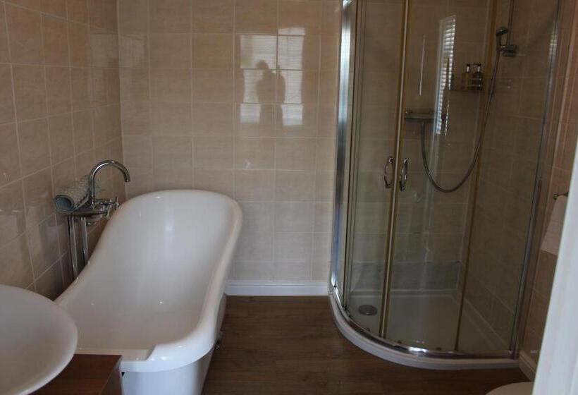 اتاق استاندارد, The Moorland