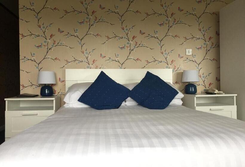 اتاق خانوادگی با چشمانداز دریا, The Moorland