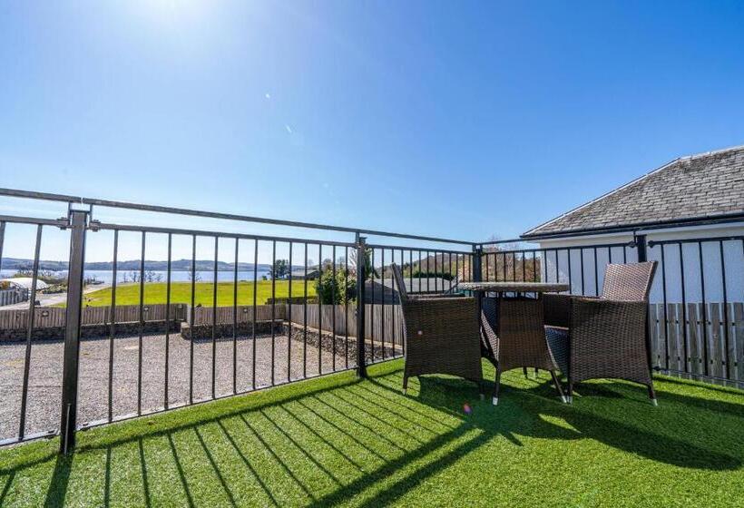 غرفة ديلوكس مزودة بشرفة, Oak Tree Inn