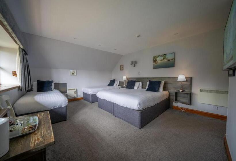 غرفة عائلية, Oak Tree Inn