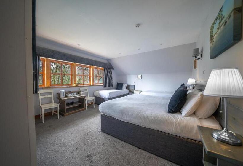 Семейный Номер, Oak Tree Inn