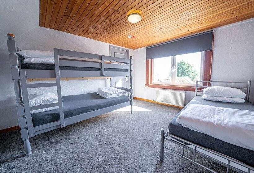 غرفة عائلية, Oak Tree Inn