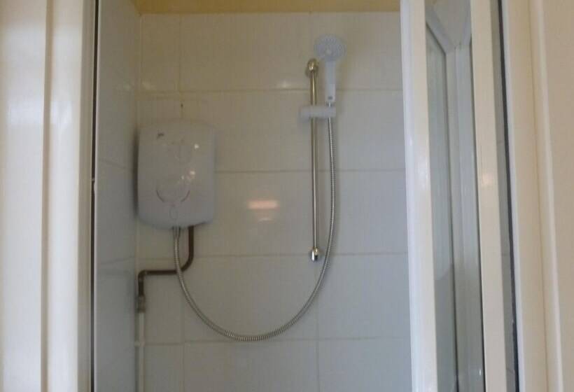 スタンダードトリプルルーム, Rothwell House