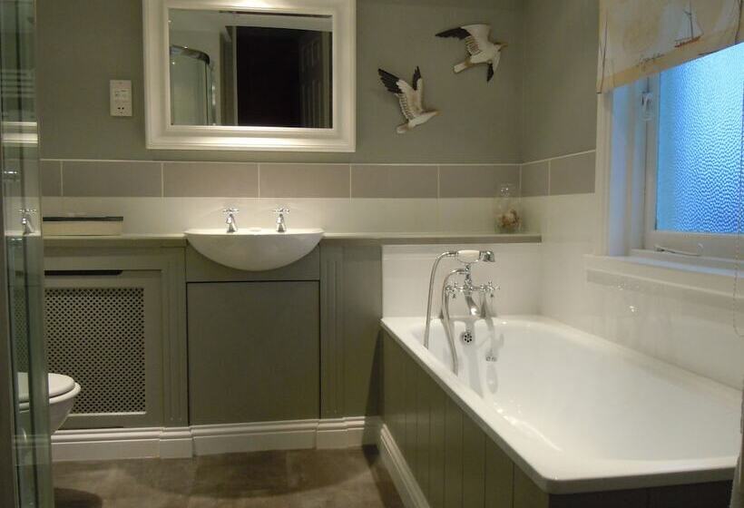 스탠다드 싱글 룸, Stuart House