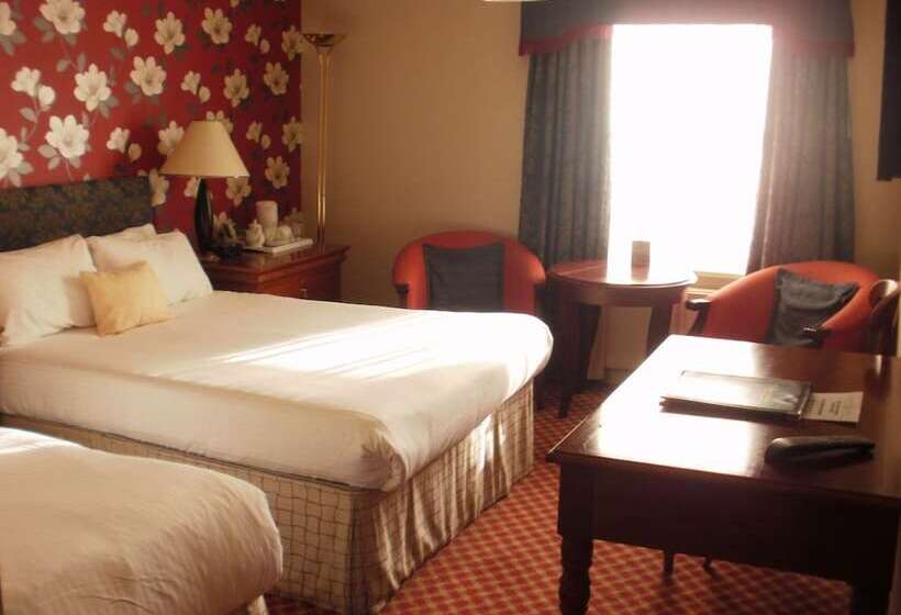 패밀리 룸, Stuart House