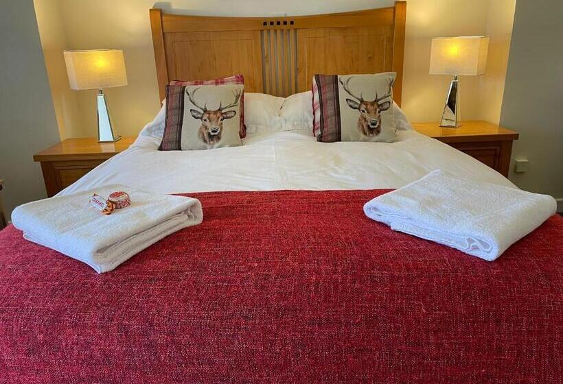 غرفة قياسية مطلّة علي الحديقة, The Mey