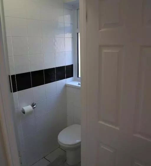 اتاق استاندارد یک نفره, Debden Guest House