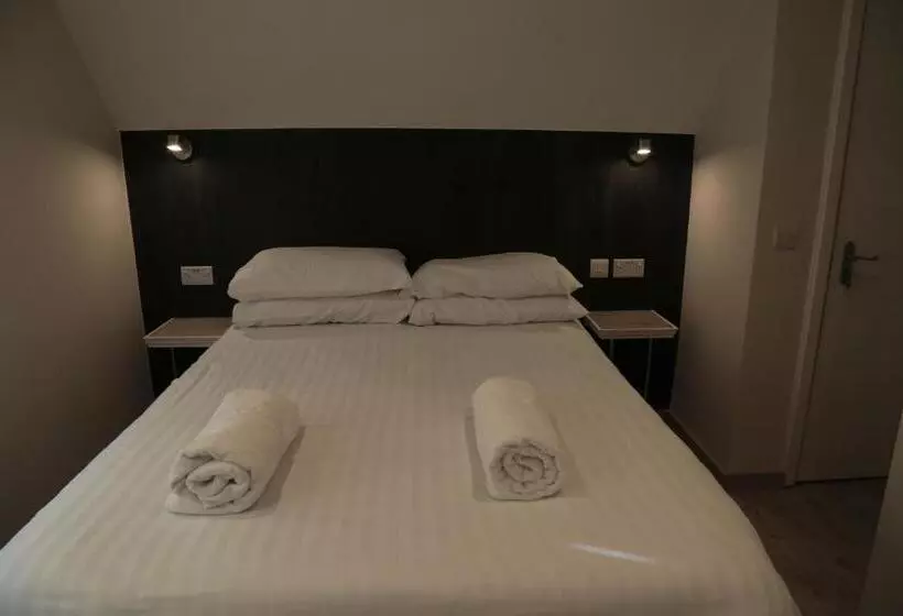 اتاق استاندارد, Debden Guest House