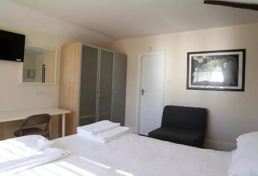 اتاق استاندارد سه نفره, Debden Guest House