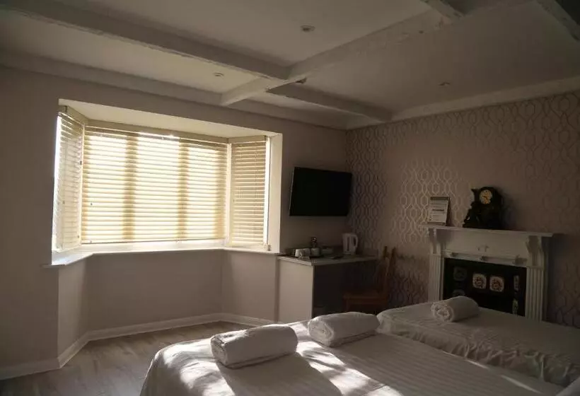 اتاق استاندارد با سرویس بهداشتی مشترک, Debden Guest House