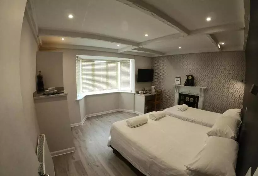 اتاق استاندارد با سرویس بهداشتی مشترک, Debden Guest House